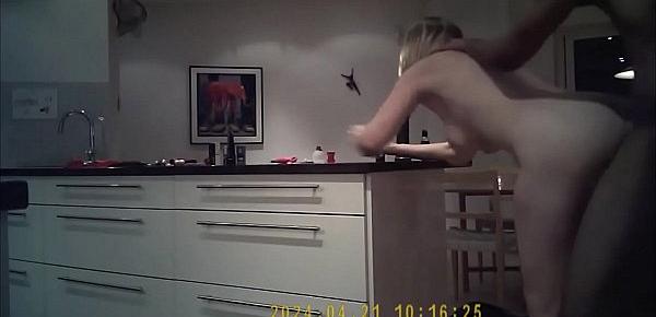  horny amateur mom fuck bbc at her kitchen